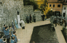 Odkritje spomenika dr. Juriju Karlu Starovašniku 28. 10. 1998, na pobočju Malega gradu v Kamniku. Spomenik je odkril župan Anton Tone Smolnikar. 